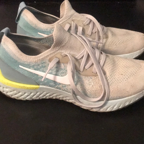 Nike shoes - Picture 3 of 5